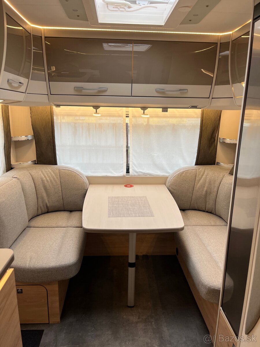 Predám karavan Dethleffs Nomad 460 EL jazdené - 8