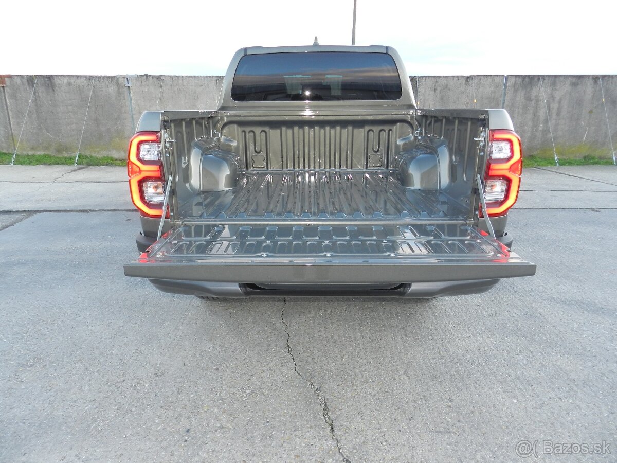 Toyota Hilux 2.8 Diesel MHEV Invincible - 8