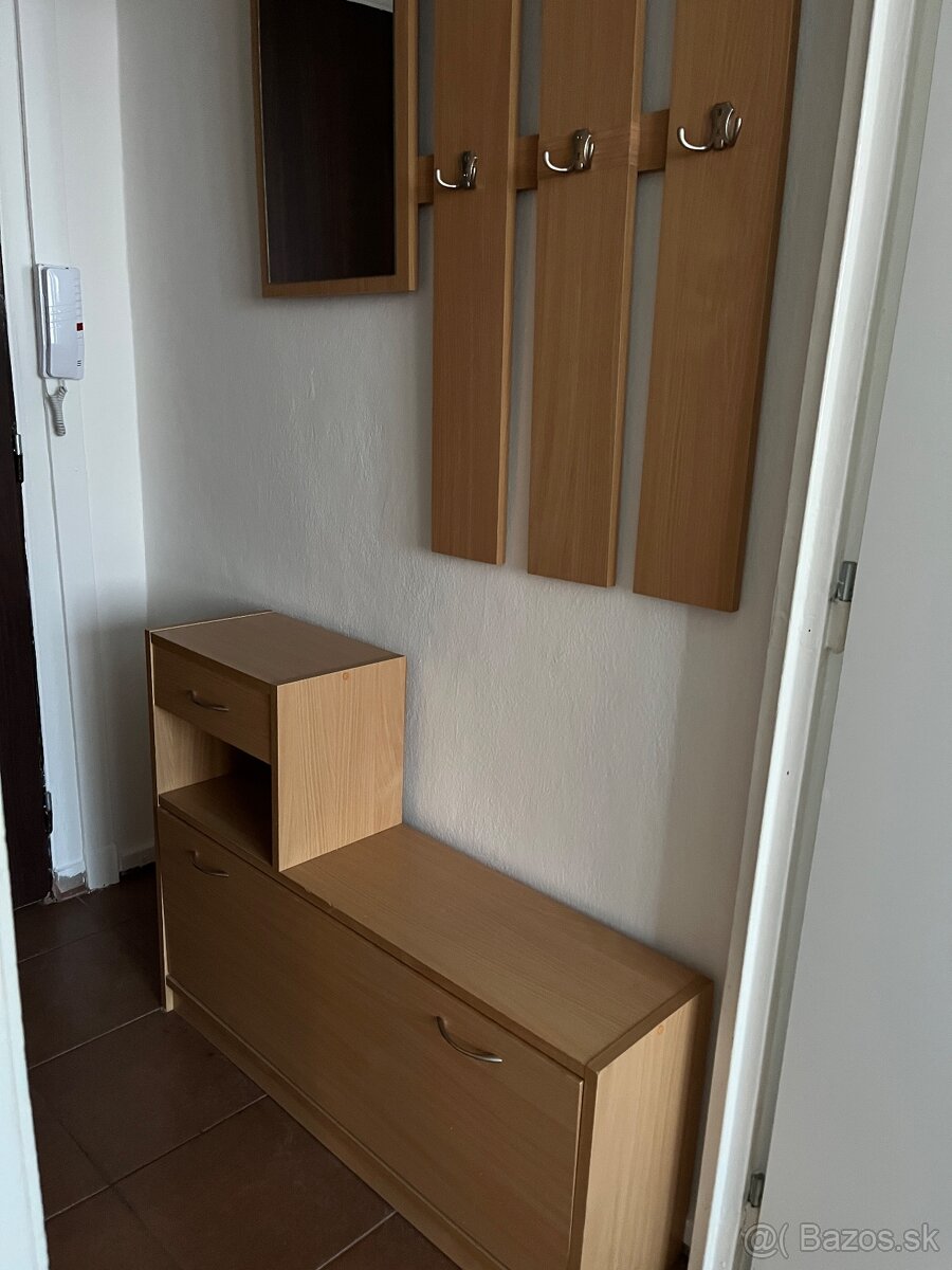 Prenájom 1 izbový byt s balkónom,Okružná,Levice - 8