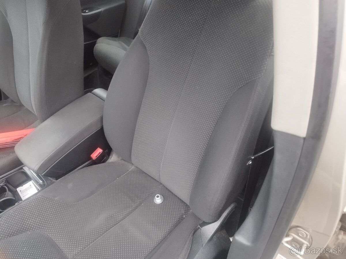 Rozpredám Passat B6, - 8