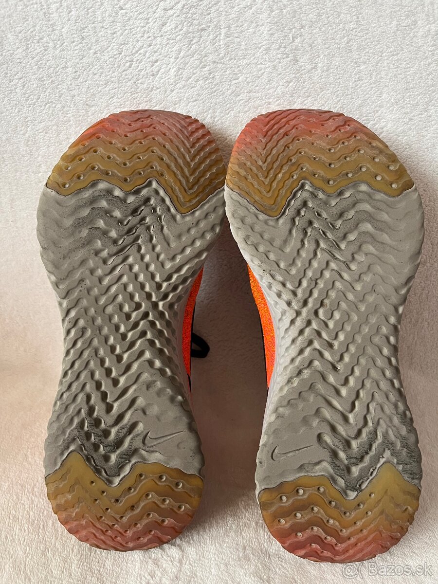 Nike Epic React Flyknit, velkost 39. - 8