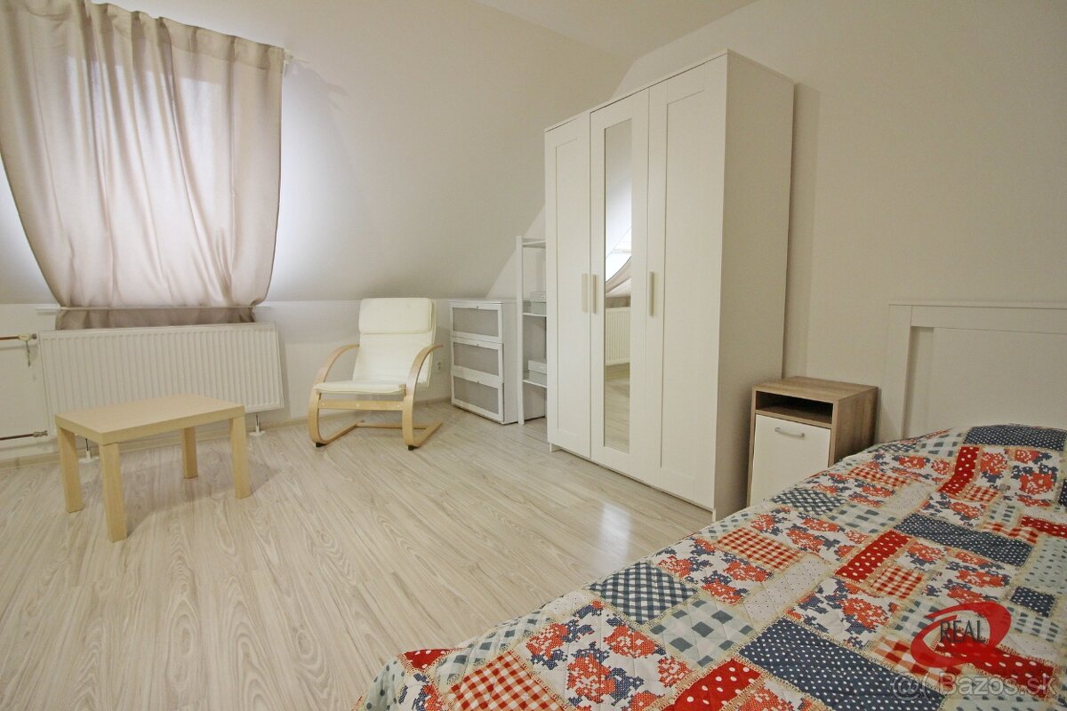 ZARIADENÝ MEZONETOVÝ BYT V RODINNOM DOME - 8