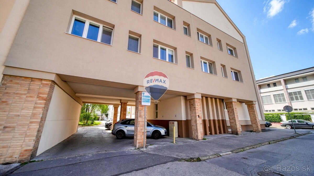 Priestranný 3-izbový byt v centre Piešťan - 8