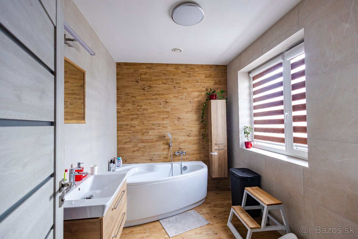 🏡 Novostavba 4-izbového domu v obci Lúka - 8