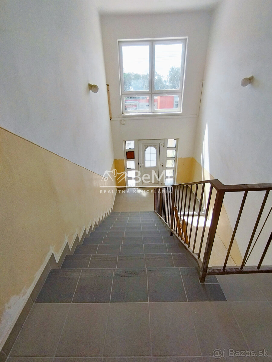 Kancelársky/prevádzkový priestor na prenájom-Lučenec - 8