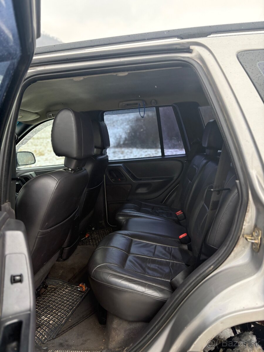 Jeep Grand Cherokee - 8