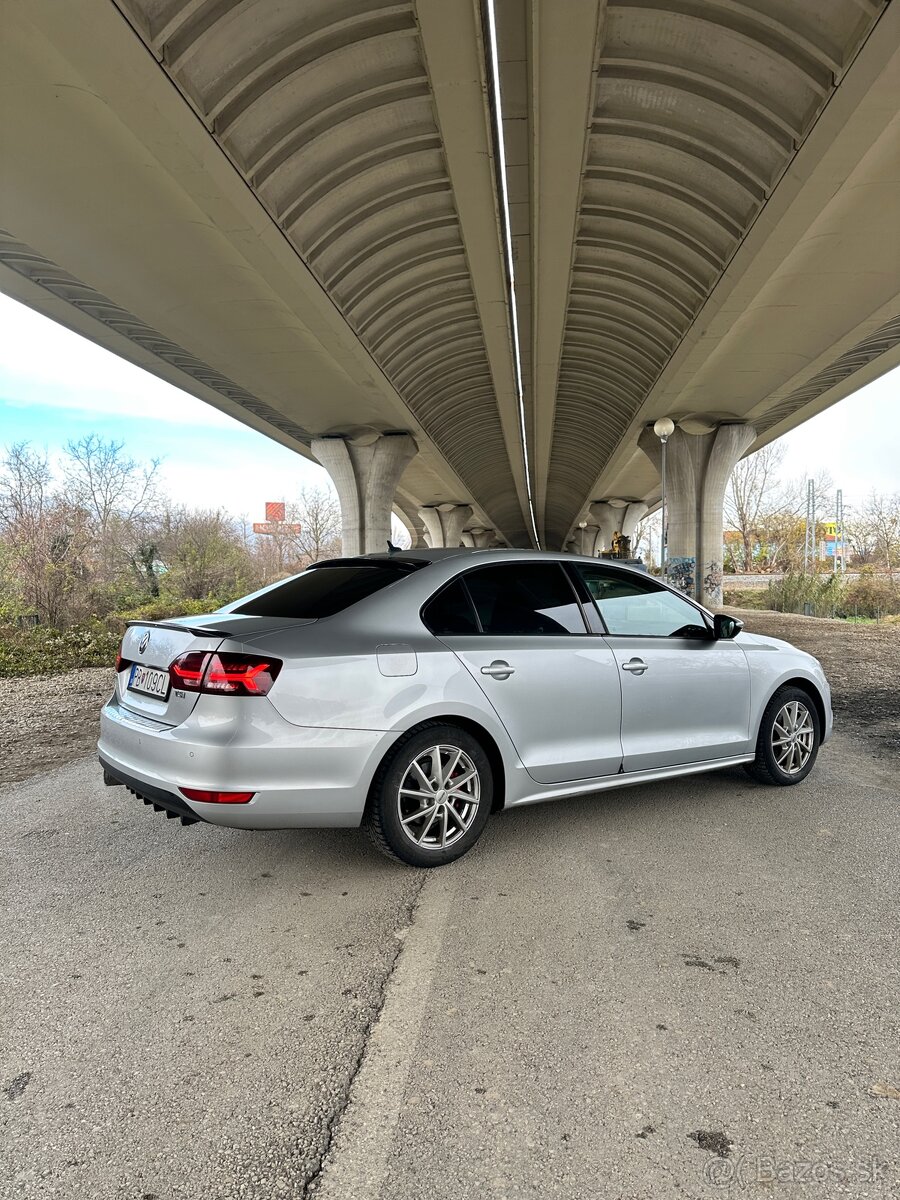 Volkswagen JETTA MK6 - STK do 05/2027, vymené rozvody - 8