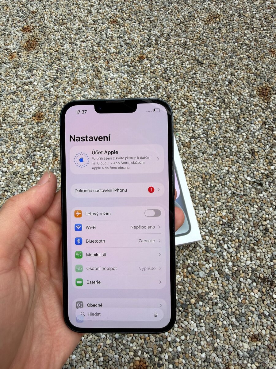 IPhone 14 - baterie 100% - 8