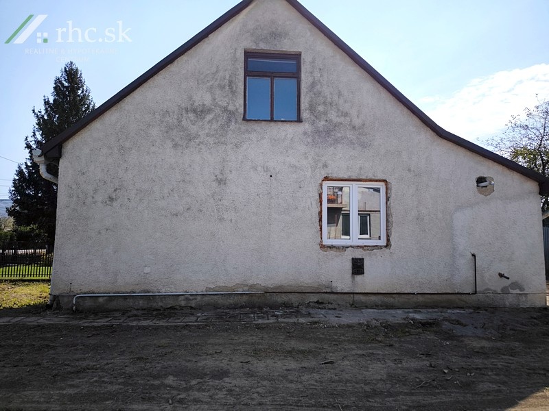 DOM VHODNÝ AJ NA CELOROČNÉ BÝVANIE - VYŠNÝ ORLÍK - 8