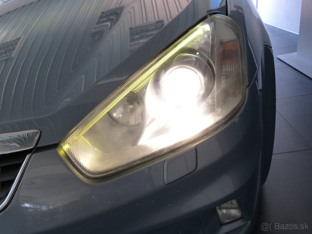 Ford Focus C-Max 1,6 TDCi M5 Ghia, xenóny, navigácia - 8