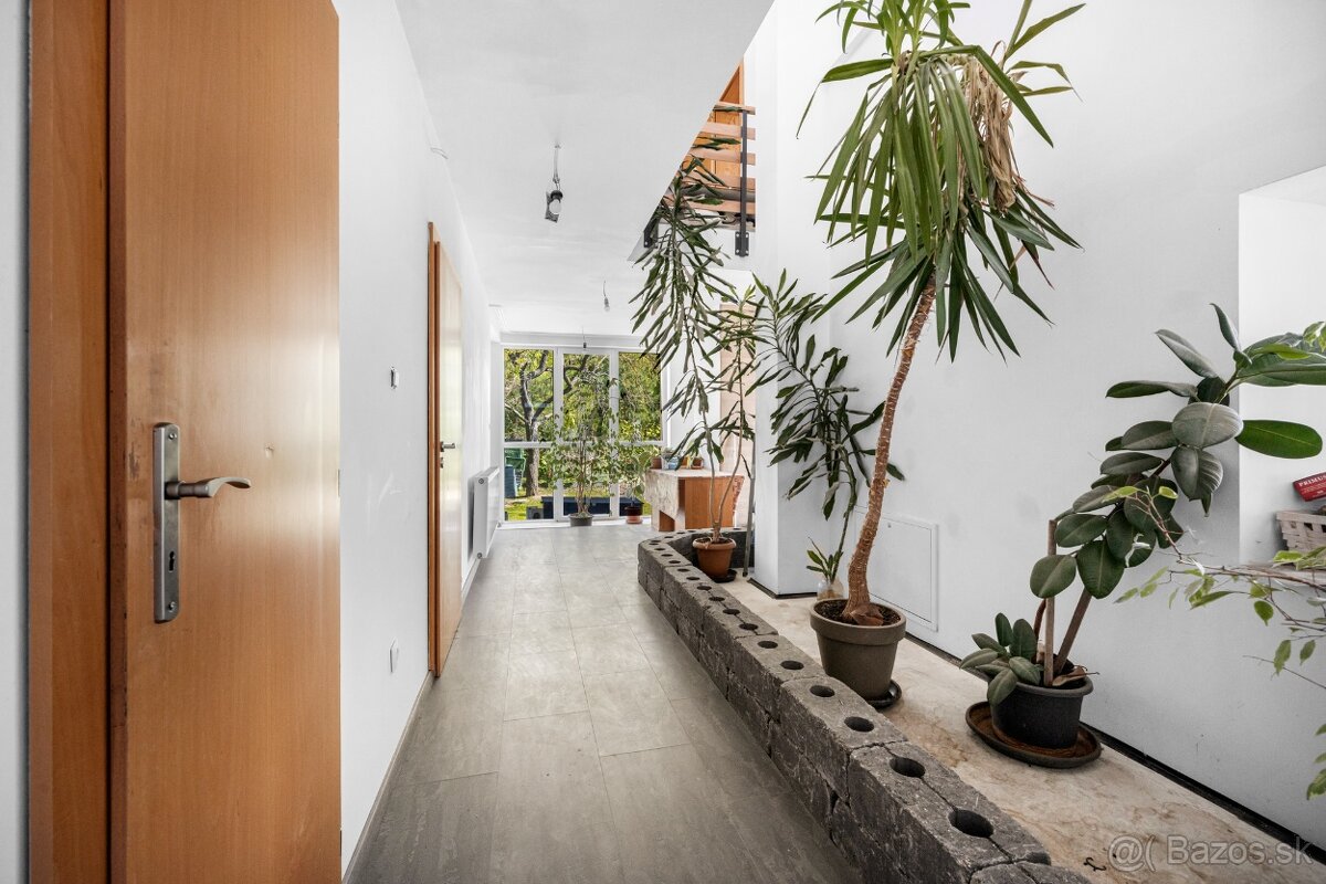 Na predaj 6 izbový RD v centre Dunajskej Lužnej - 8