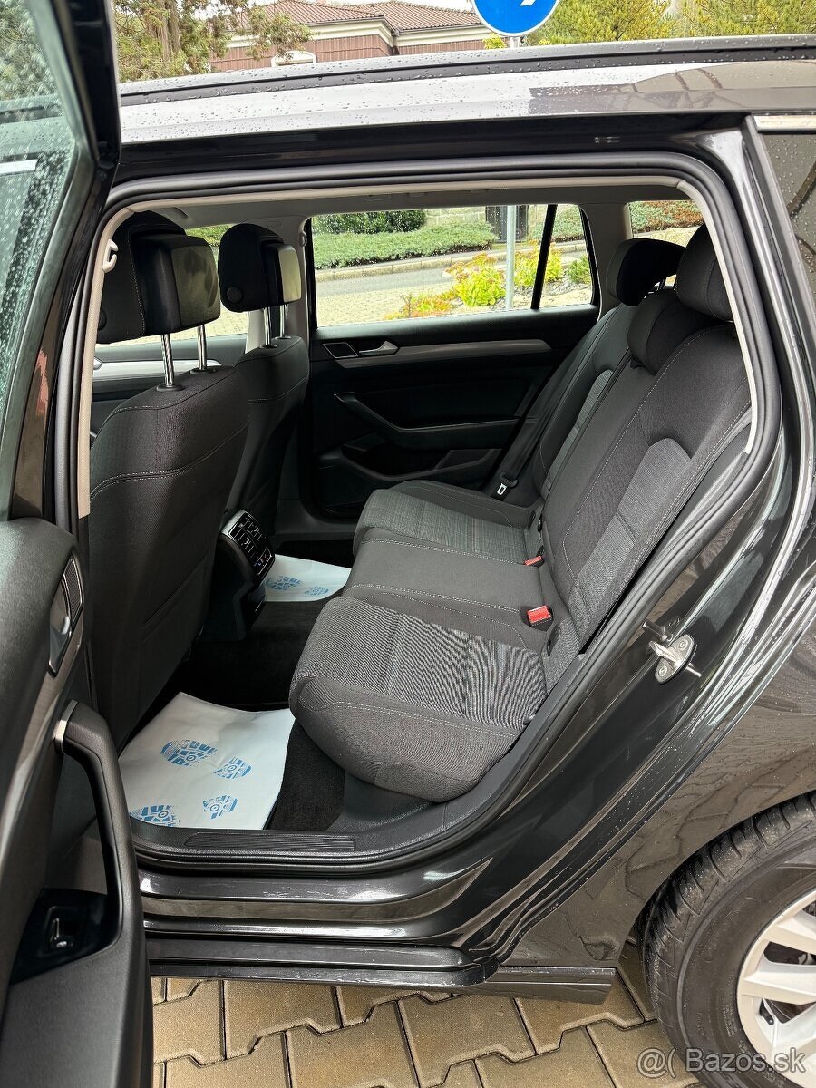Volkswagen Passat Variant 2.0 TDI EVO Elegance DSG - 8