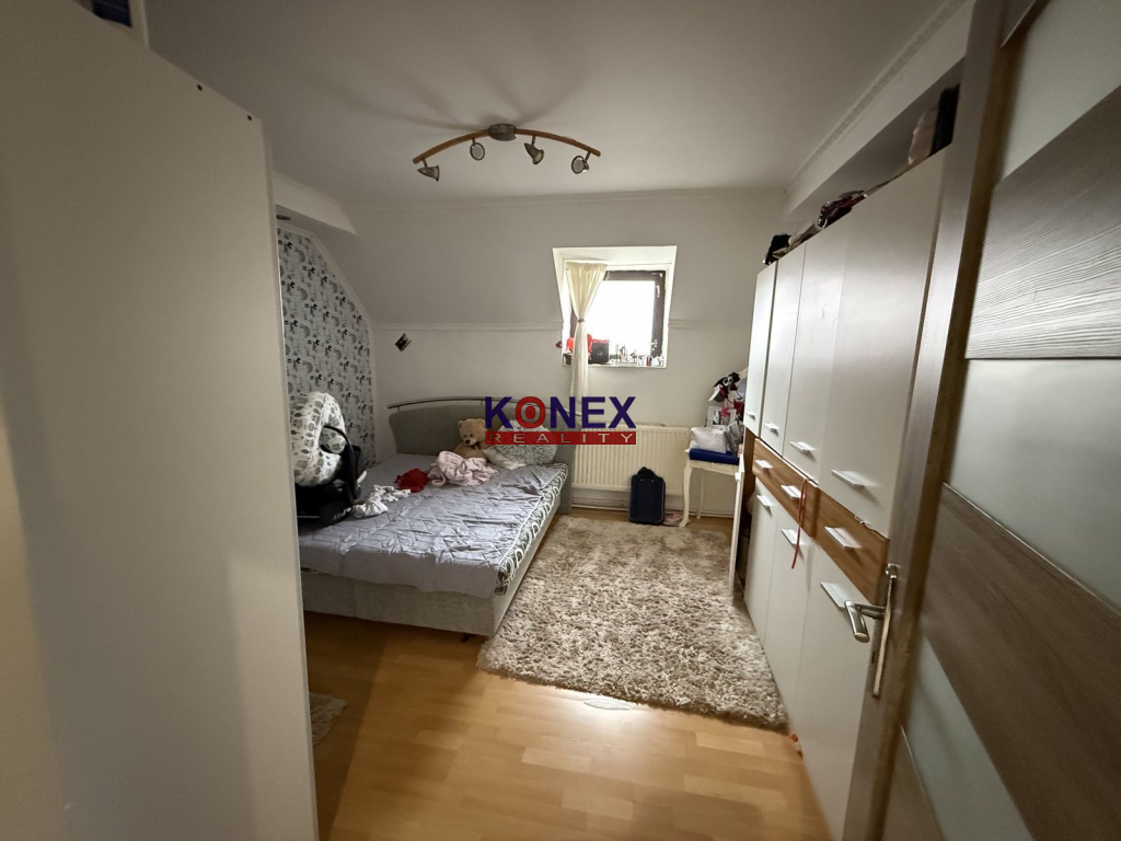 NA PREDAJ – Priestranný poschodový rodinný dom HRAŇ - 8