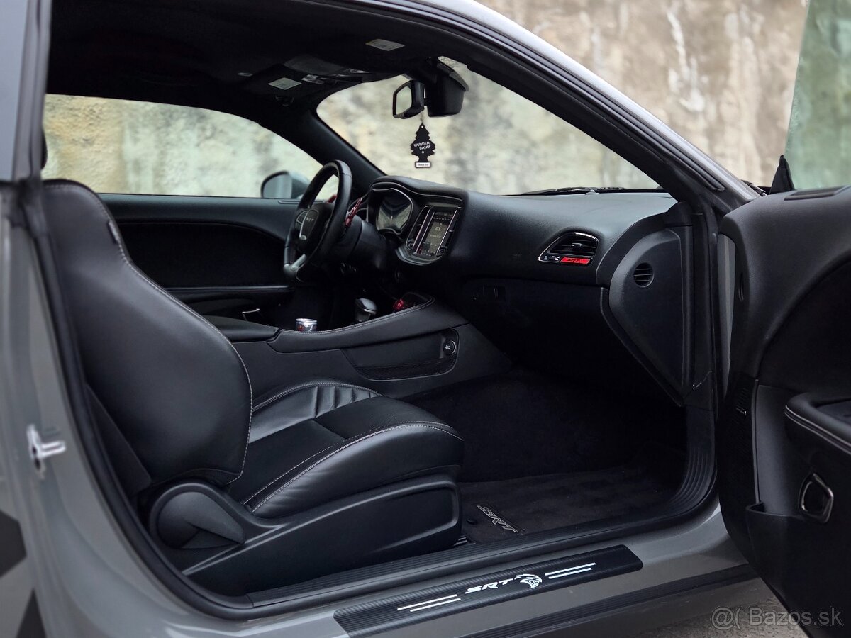 Dodge Challenger 6.2 SRT HELLCAT - 8