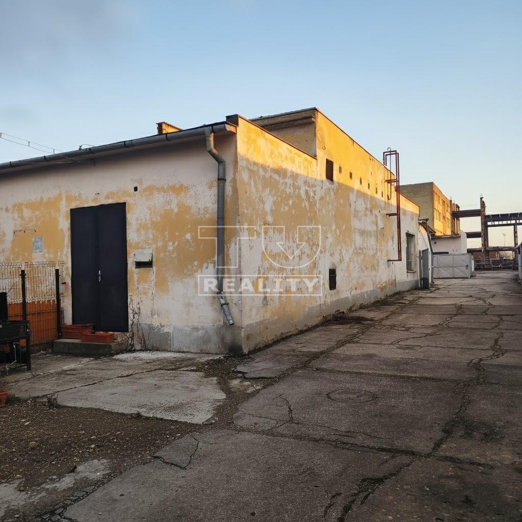 Polyfunkčná budova – Trenčín, Zlatovce - Bratislavská ul. - 8