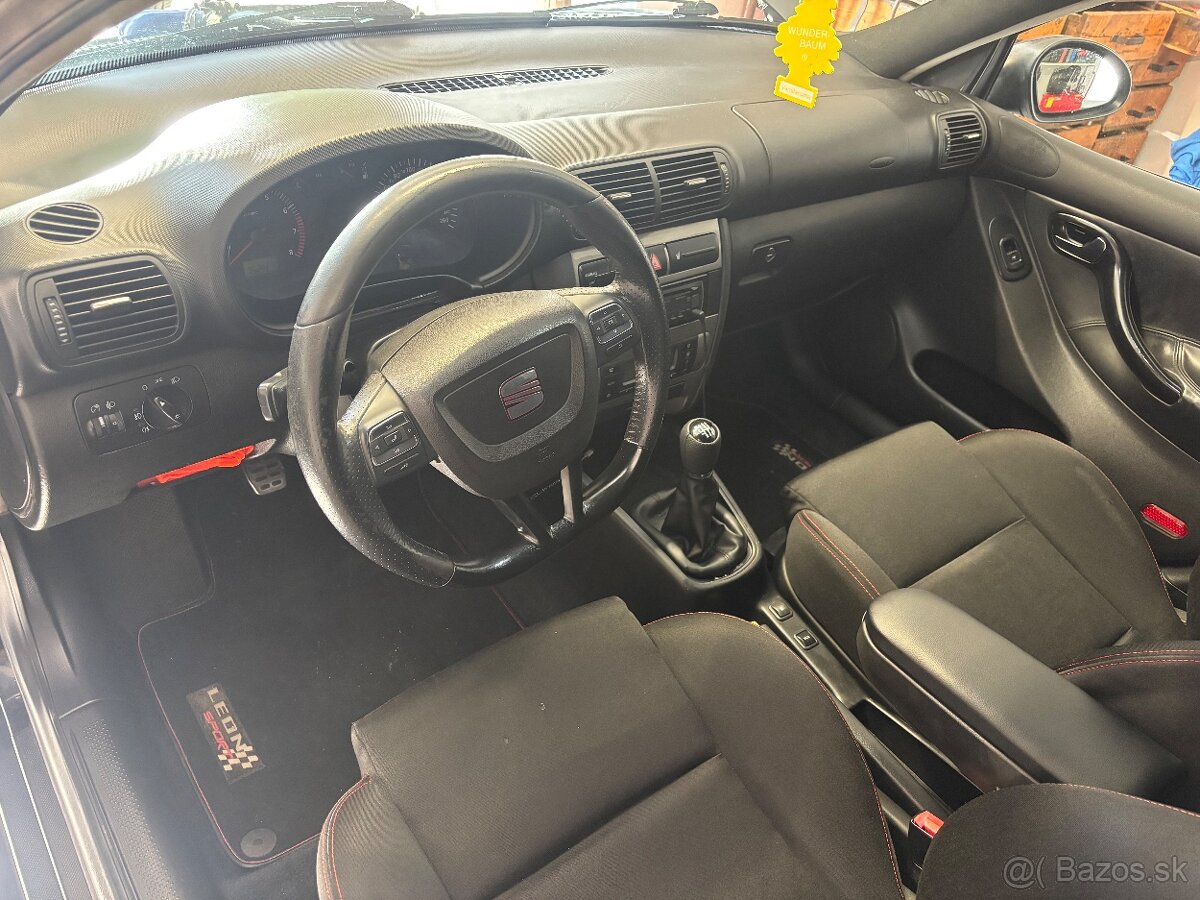 Predám Seat Leon Cupra 1.8T 132kW + úprava na 220ps - 8