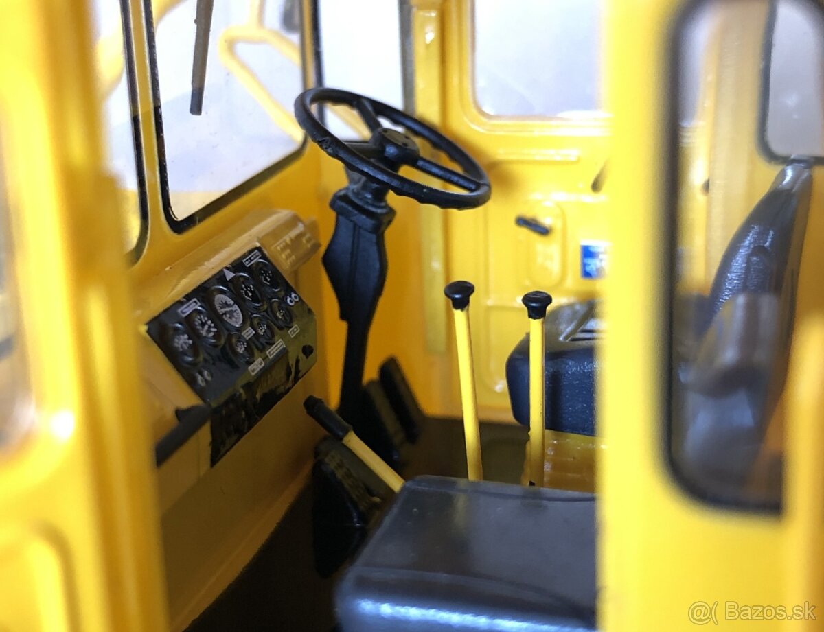 Kirovets K700A - 8