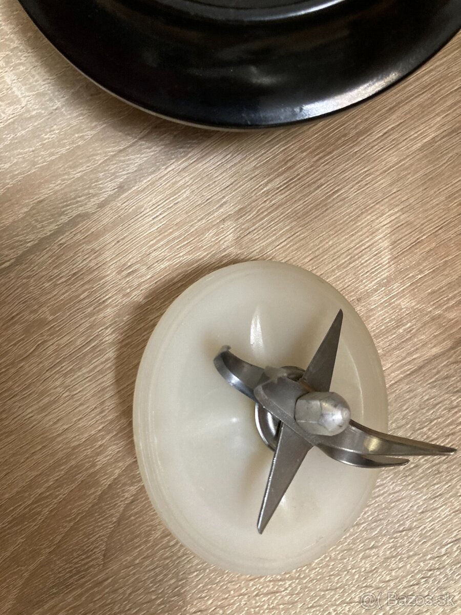 nádoby na Eta mixére - 8