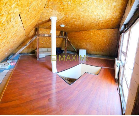 Ponúkame na predaj Rodinný dom na Železnej ulici v Bratislav - 8