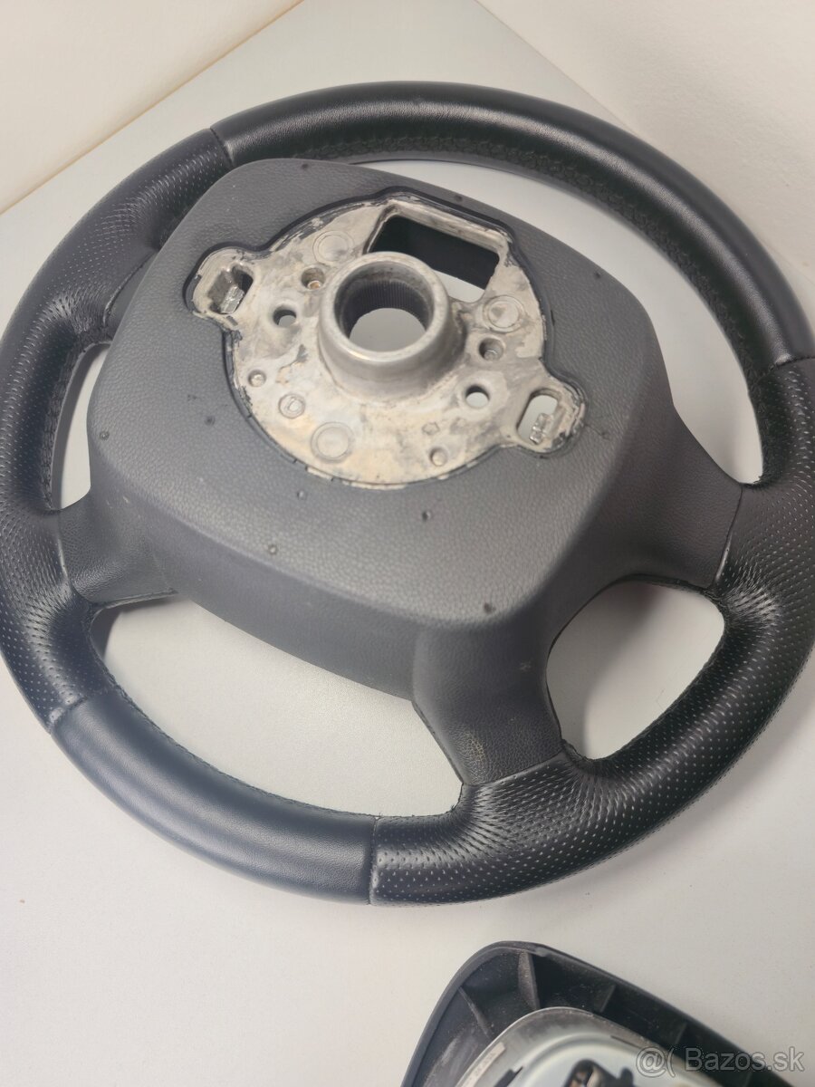 PERFOROVANÝ KOŽENÝ VOLANT OCTAVIA FABIA - 8