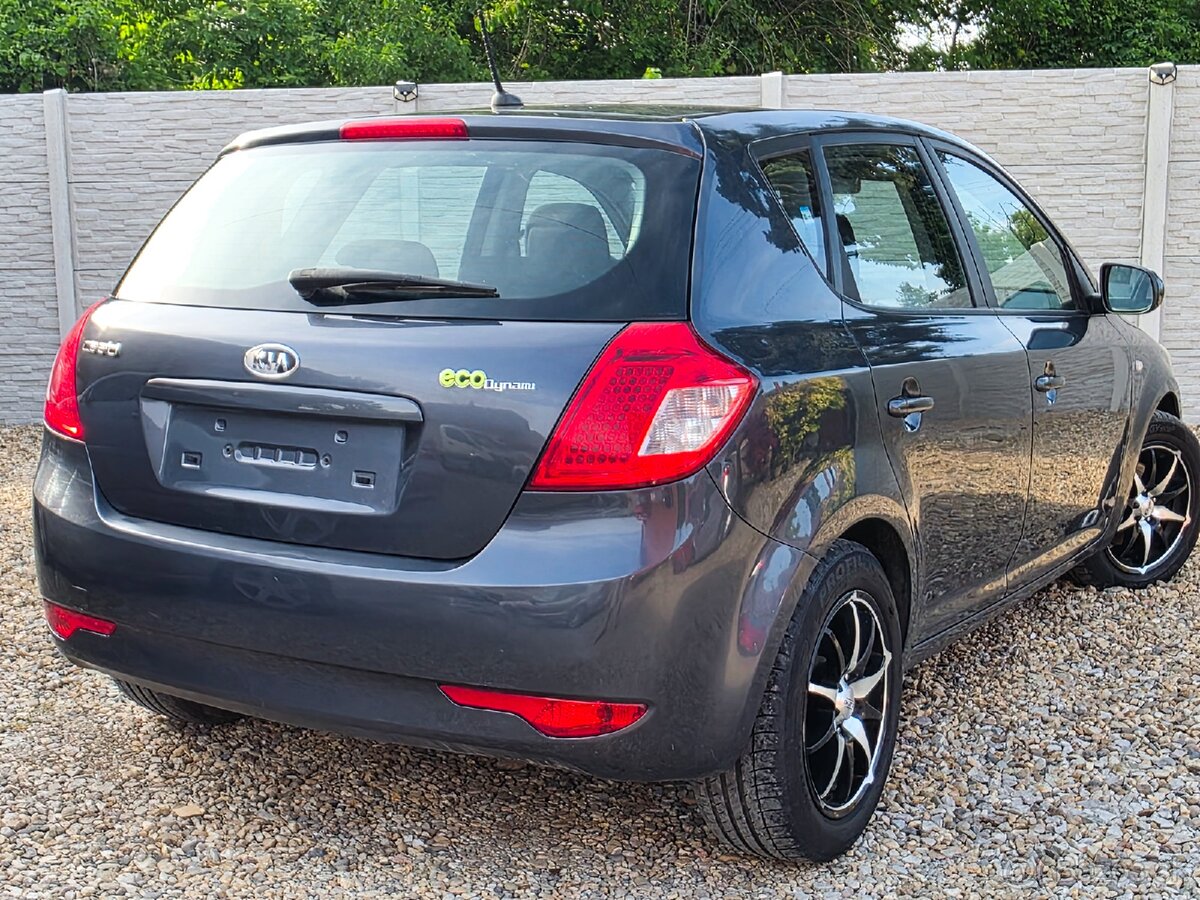Kia Ceed • 1.4 CVVT • Facelift • mod. 2011 • Veľký Servis - 8