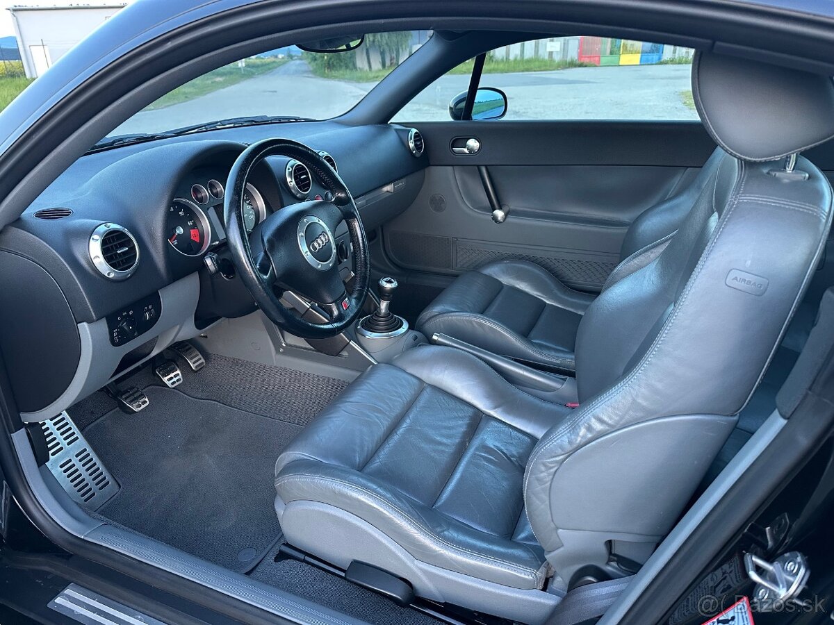 Audi TT 1.8T quattro - 8