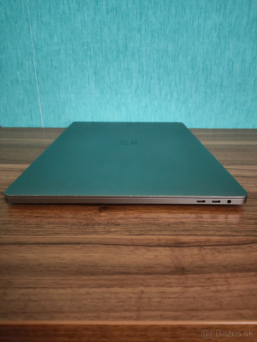 MacBook Pro 16 2019 | i7 • 16GB • 512GB SSD - 8
