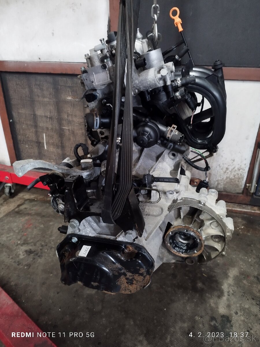 1.2i 6v 40kw benzín - 8