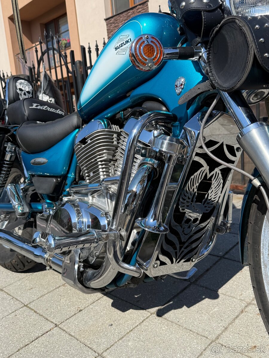Suzuki VS 800 - 8