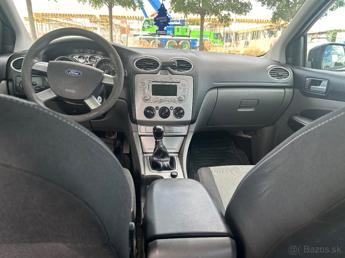 Predám Ford Focus 1.6 TDCi 80kw r.v.2010 - 8