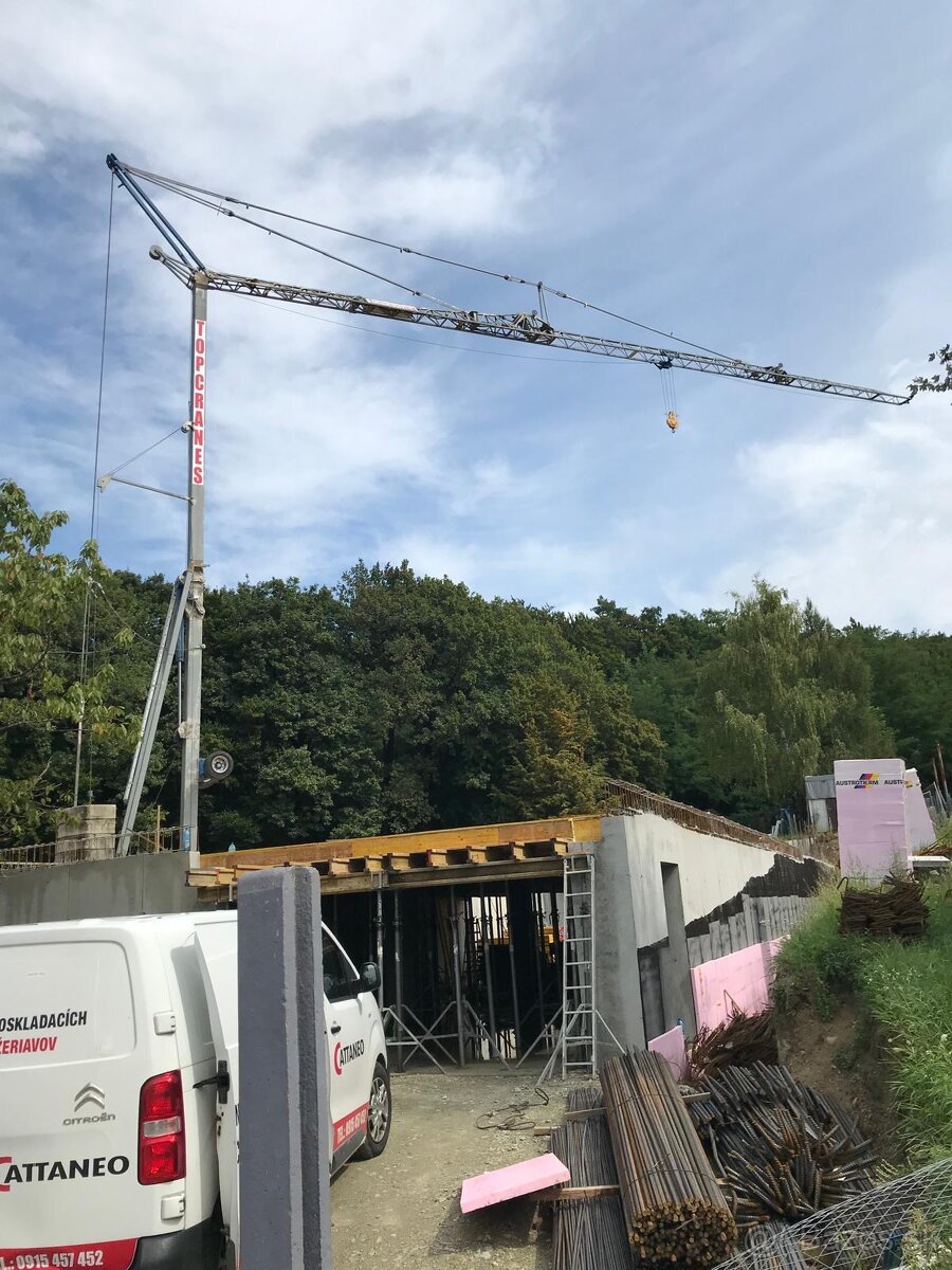 Predám samo Skládací stavebný Žeriav rameno 35 m,Nosnosť 4T - 8