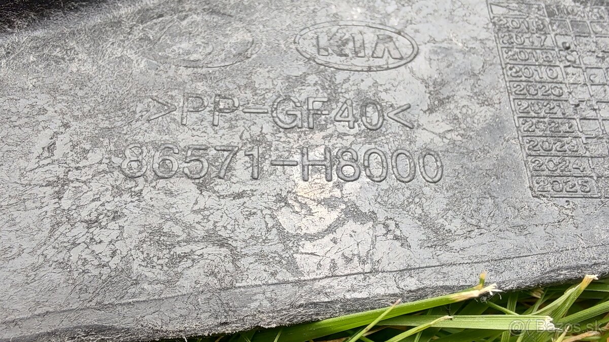 Kia Sportage 5 V a Kia Rio 4 IV - vystuha naraznik celo - 8