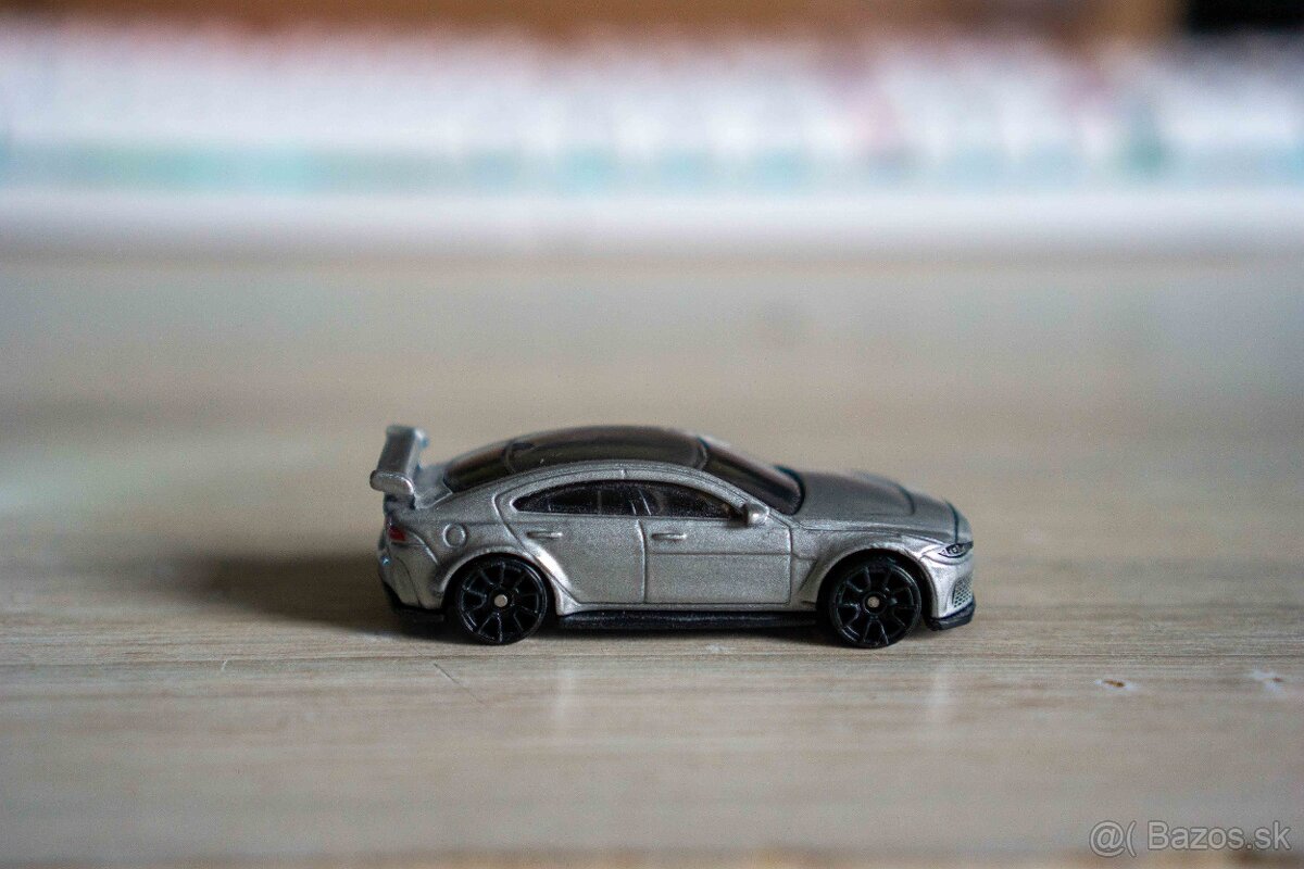 Rozbalene HotWheel autíčka - 8