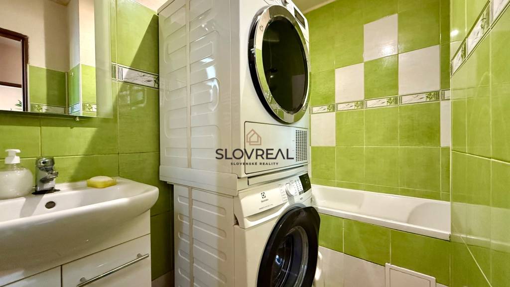 SLOVREAL - predaj 2i byt v neďaleko mesta Kremnica - 8