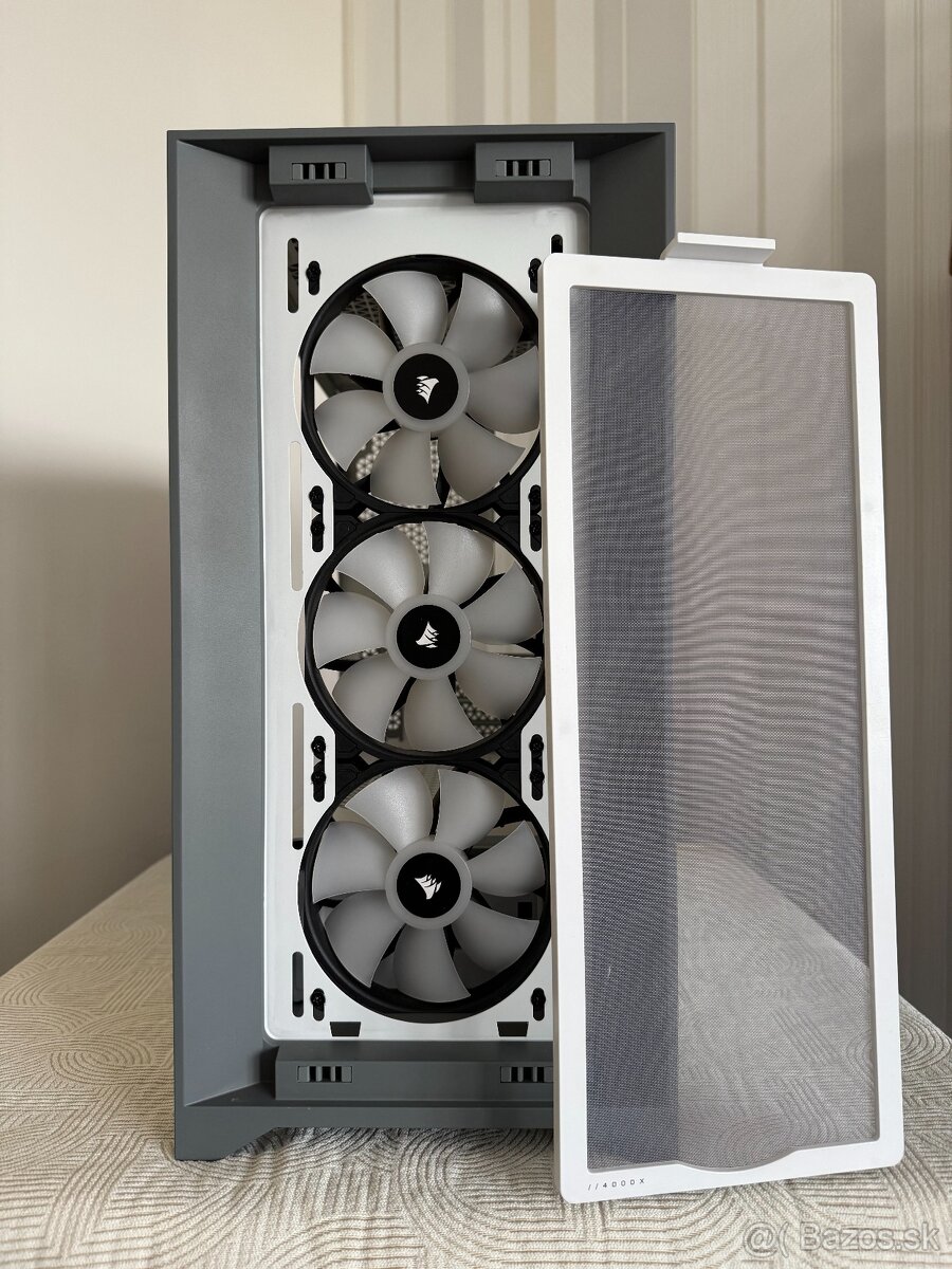 Predám PC skrinku Corsair iCUE 4000X RGB Biela - 8