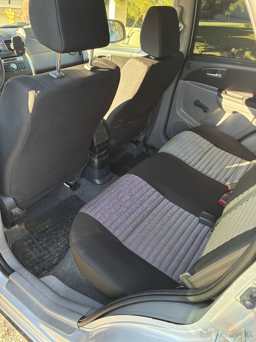 Predam na diely Suzuki Sx4 2010 - 8