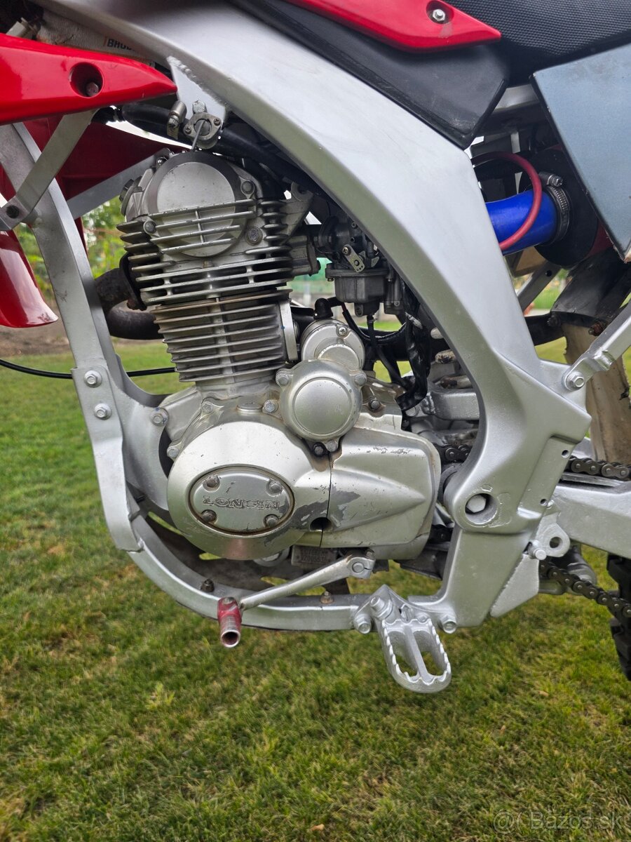 Cross motor 250 - 8