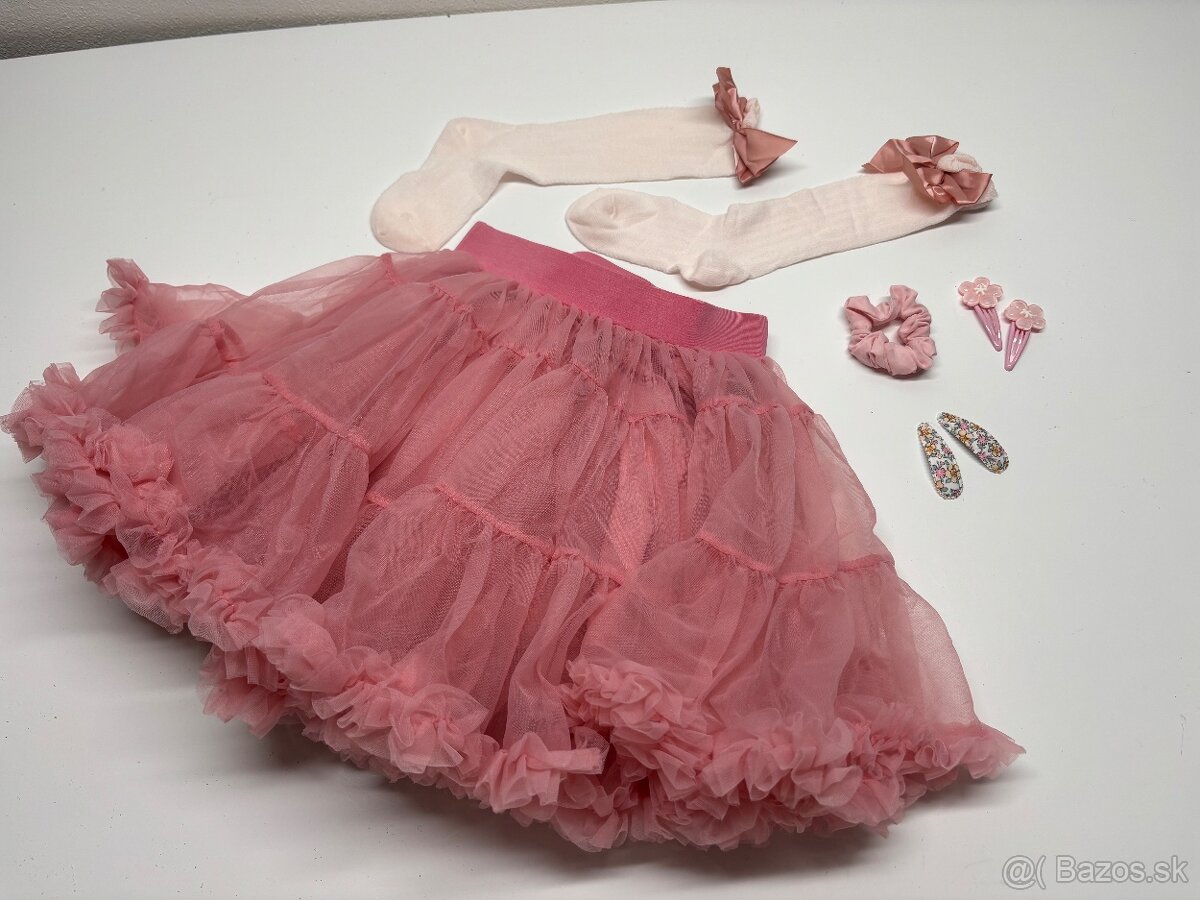 Krásna suknička s doplnkami - 8