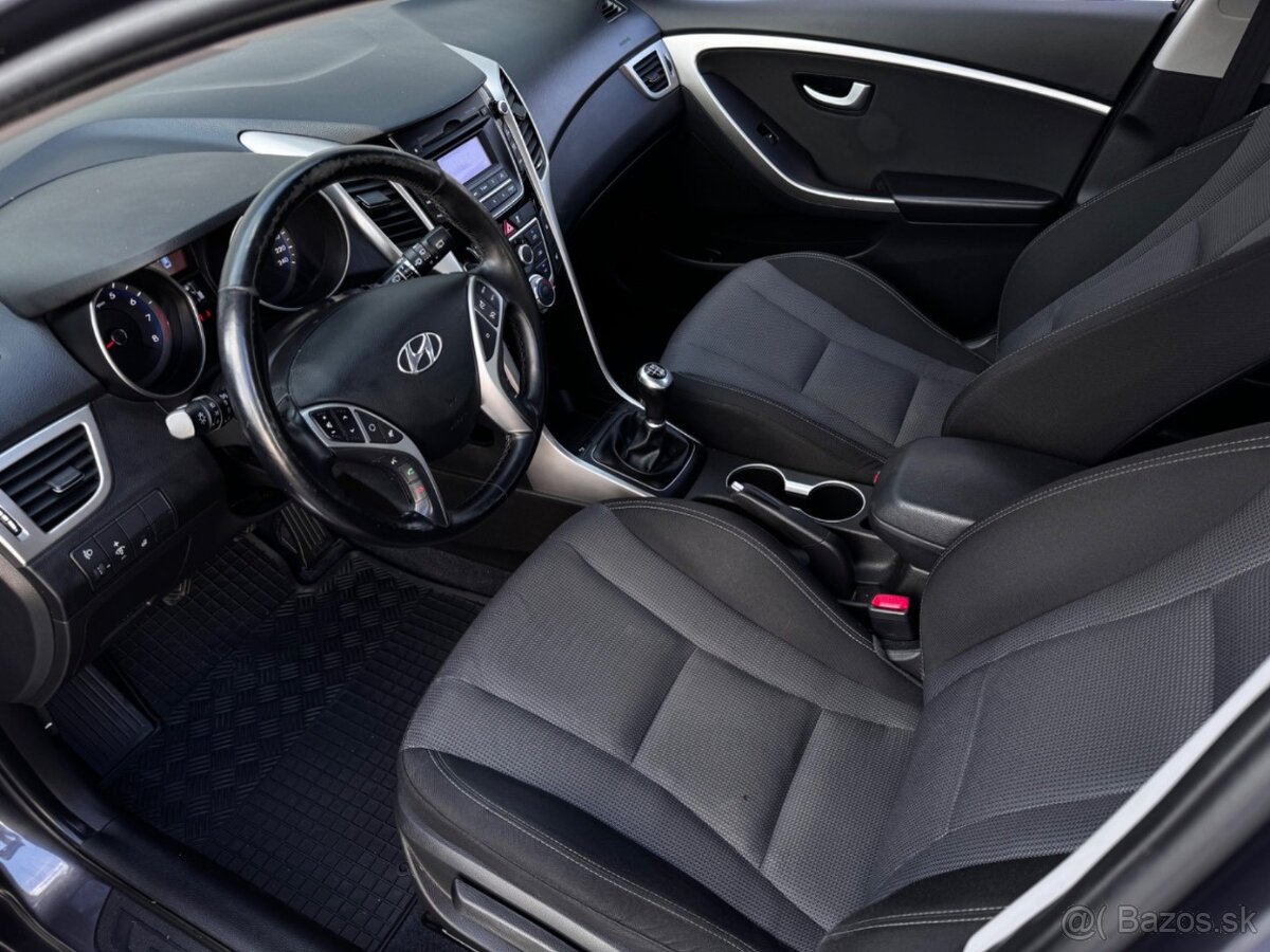 Hyundai i30 CW 1.6i MPI CVVT Family - 8