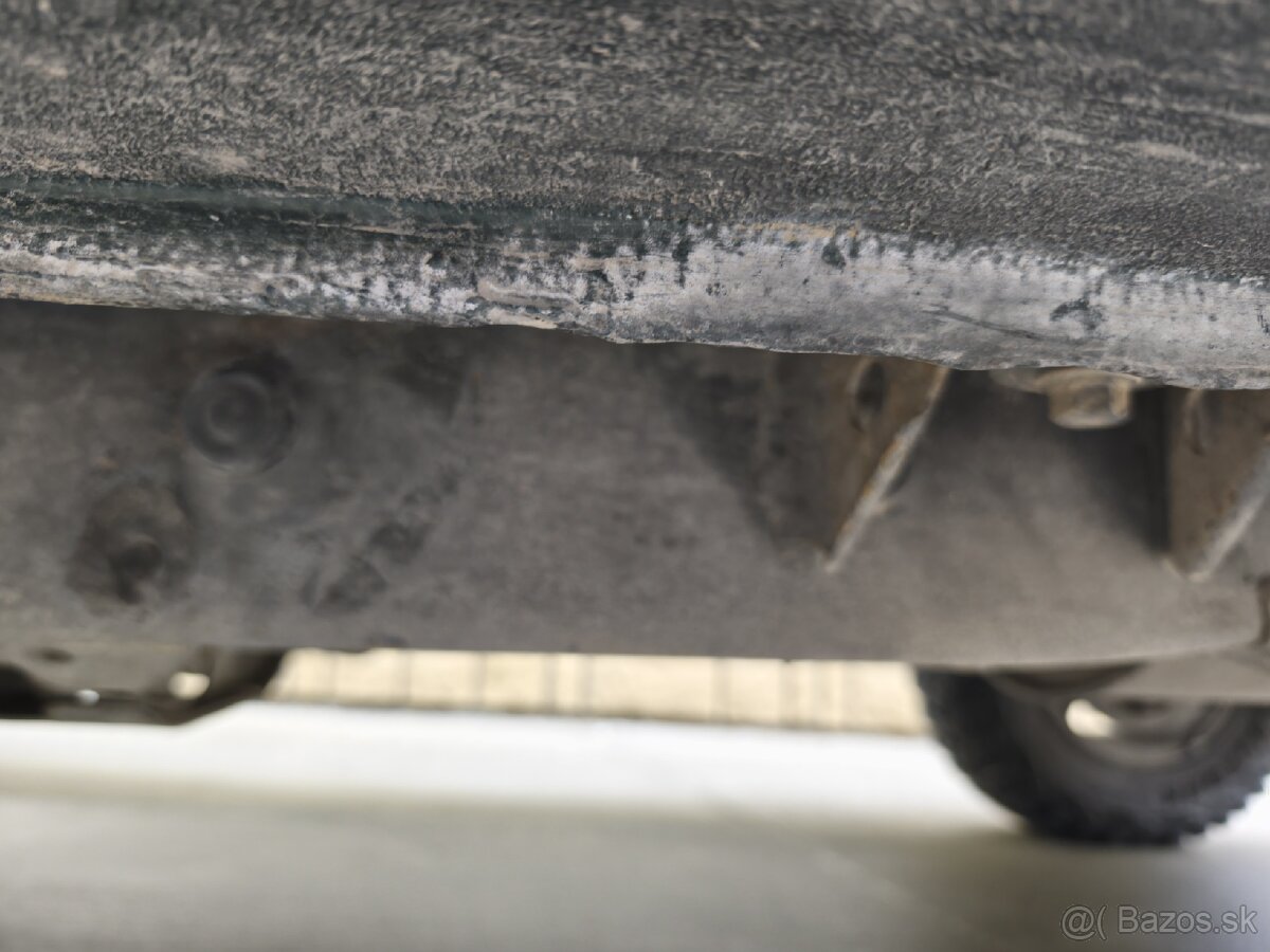 Nissan Terrano II - 8