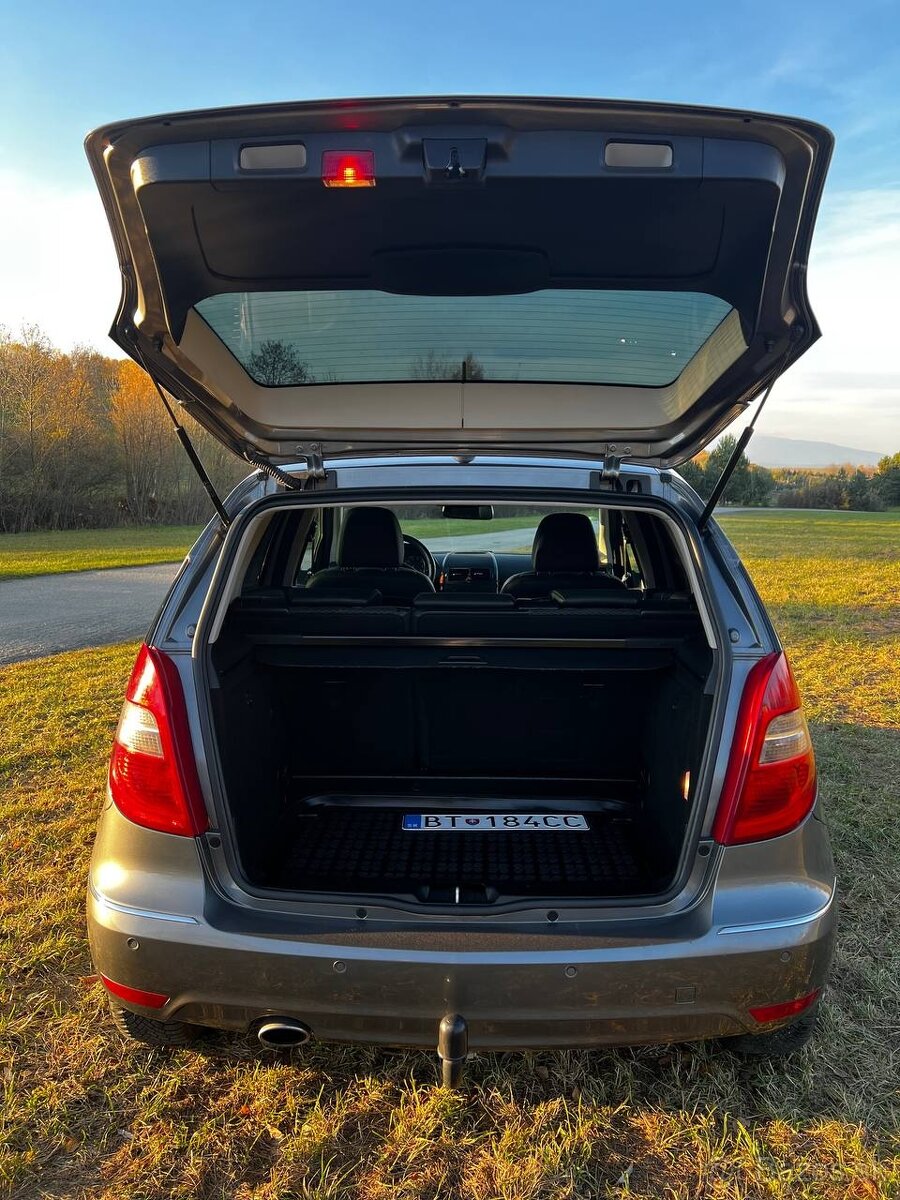 Mercedes Benzín A 160 - 8