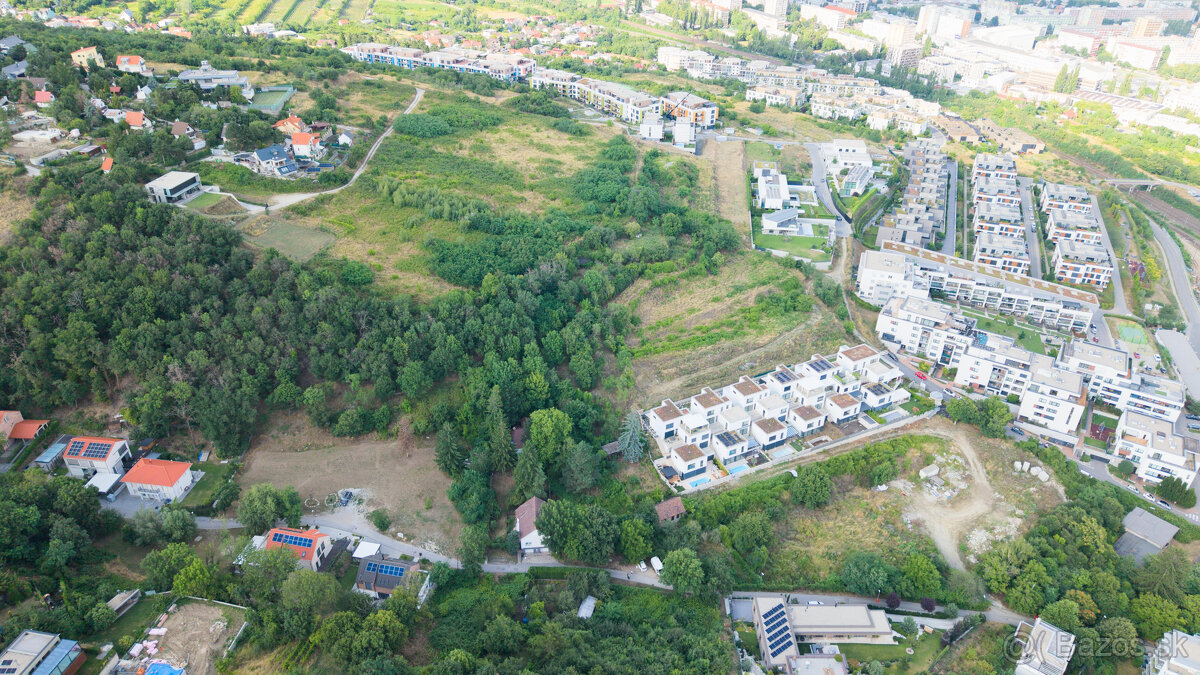 Na predaj investičný pozemok 1307 m2 - Bratislava, Koliba - 8