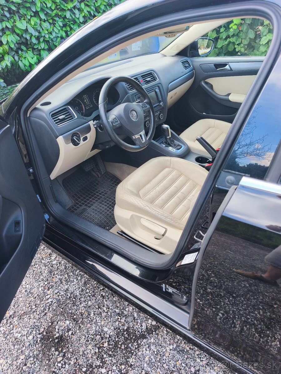 Predám VW Jetta 1.6Tdi DSG - 8