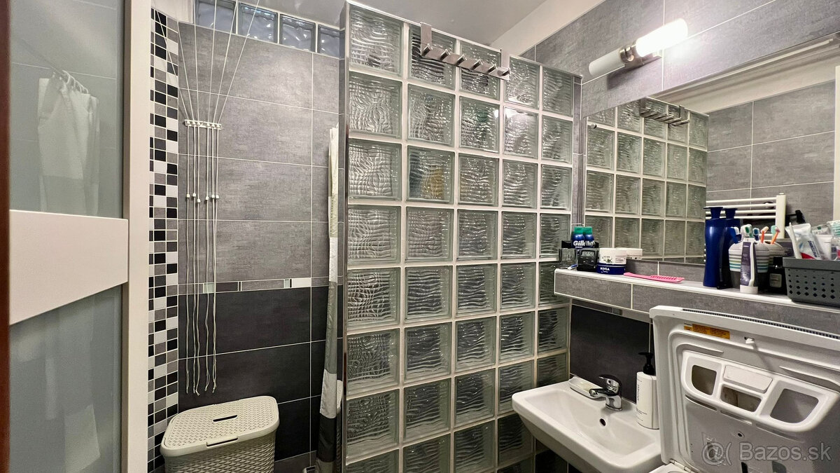 PREDAJ ATRAKTÍVNEHO 3-IZB. BYTU S LOGGIOU V PROSTREDÍ PLNOM - 8