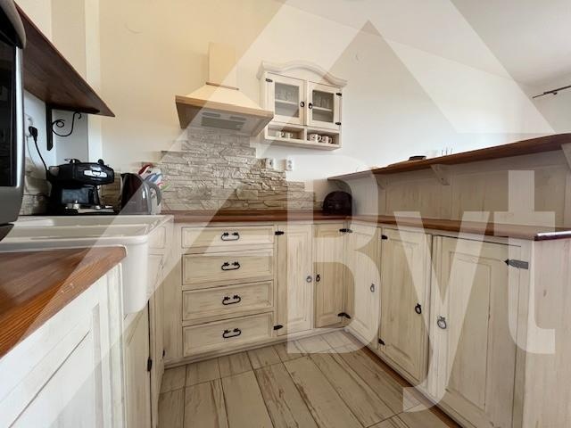 KOMPLET ZARIADENÝ VEĽKÝ APARTMÁNOVÝ BYT S VÝHĽADOM NA TATRY - 8