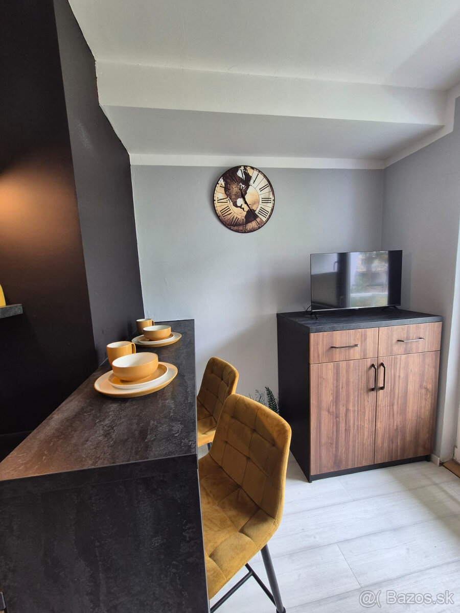 Na prenájom útulná garsónka s balkónom v centre Žiliny - 8