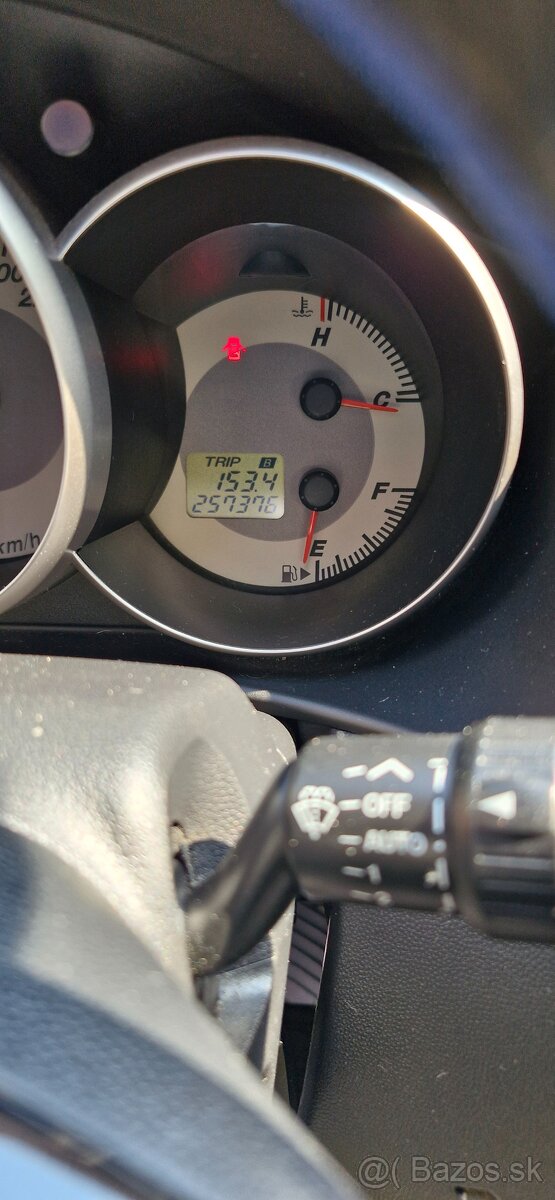 Mazda 3 1.6 benzín - 8