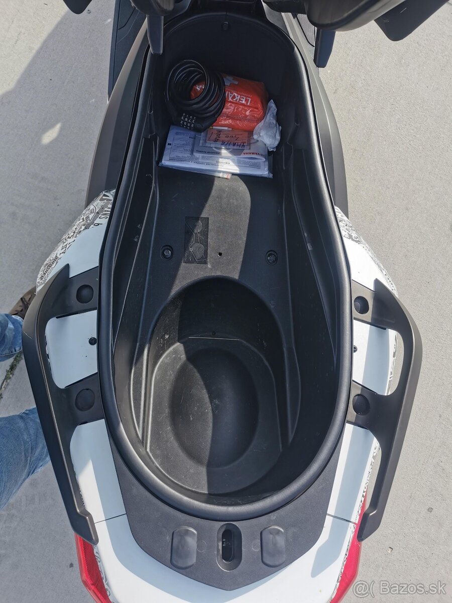 Yamaha Xmax 400 LeoVince - 8