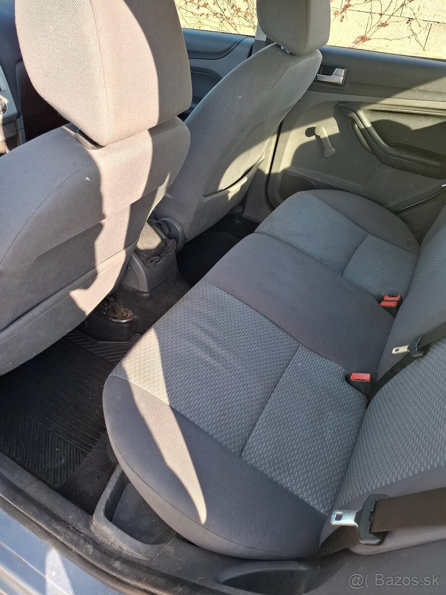 Ford Focus 1.8 TDCi, rok 2007 - 8