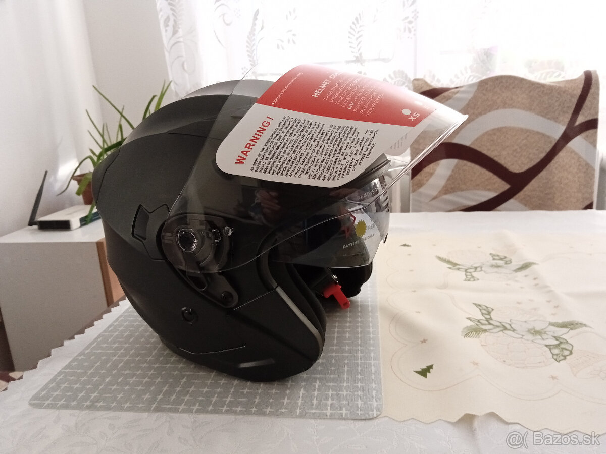 prilba,helmu vel.M,L - 8